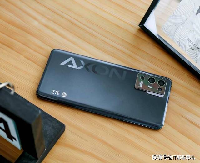 Axon|骁龙888 Plus手机跌破2000元 现在抄底骁龙888手机合适吗？