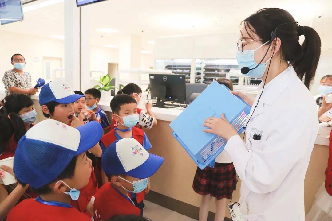 病房|“智慧医院”什么样？成都商报小记者团带你一探究竟→