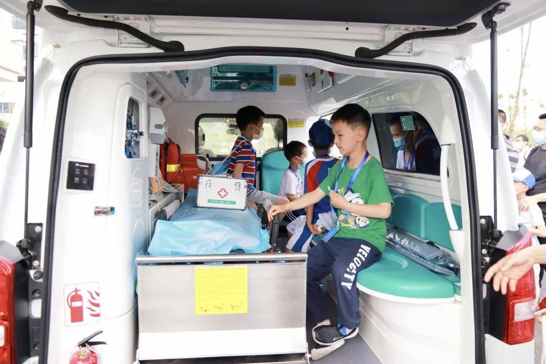 病房|“智慧医院”什么样？成都商报小记者团带你一探究竟→