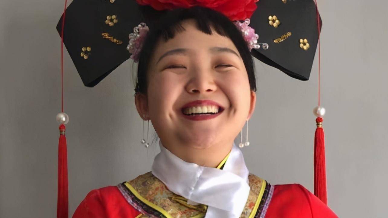 阳光自信的辣目洋子,被尔冬升赞扬是未来影后_身材_胖子_网络