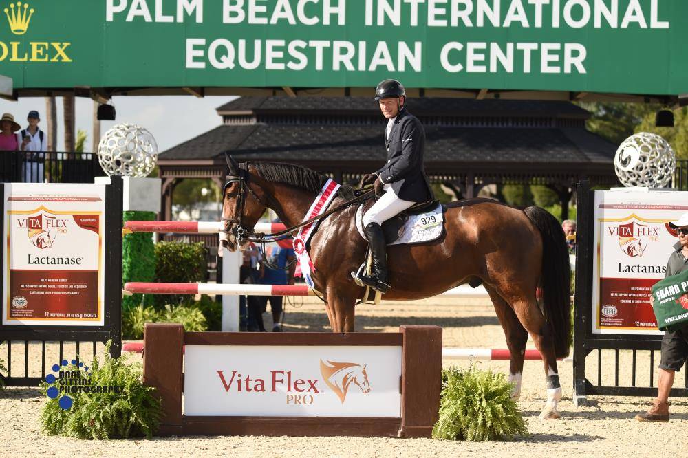一场总奖金为5万美元的大奖赛在棕榈滩国际马术中心(palm beach
