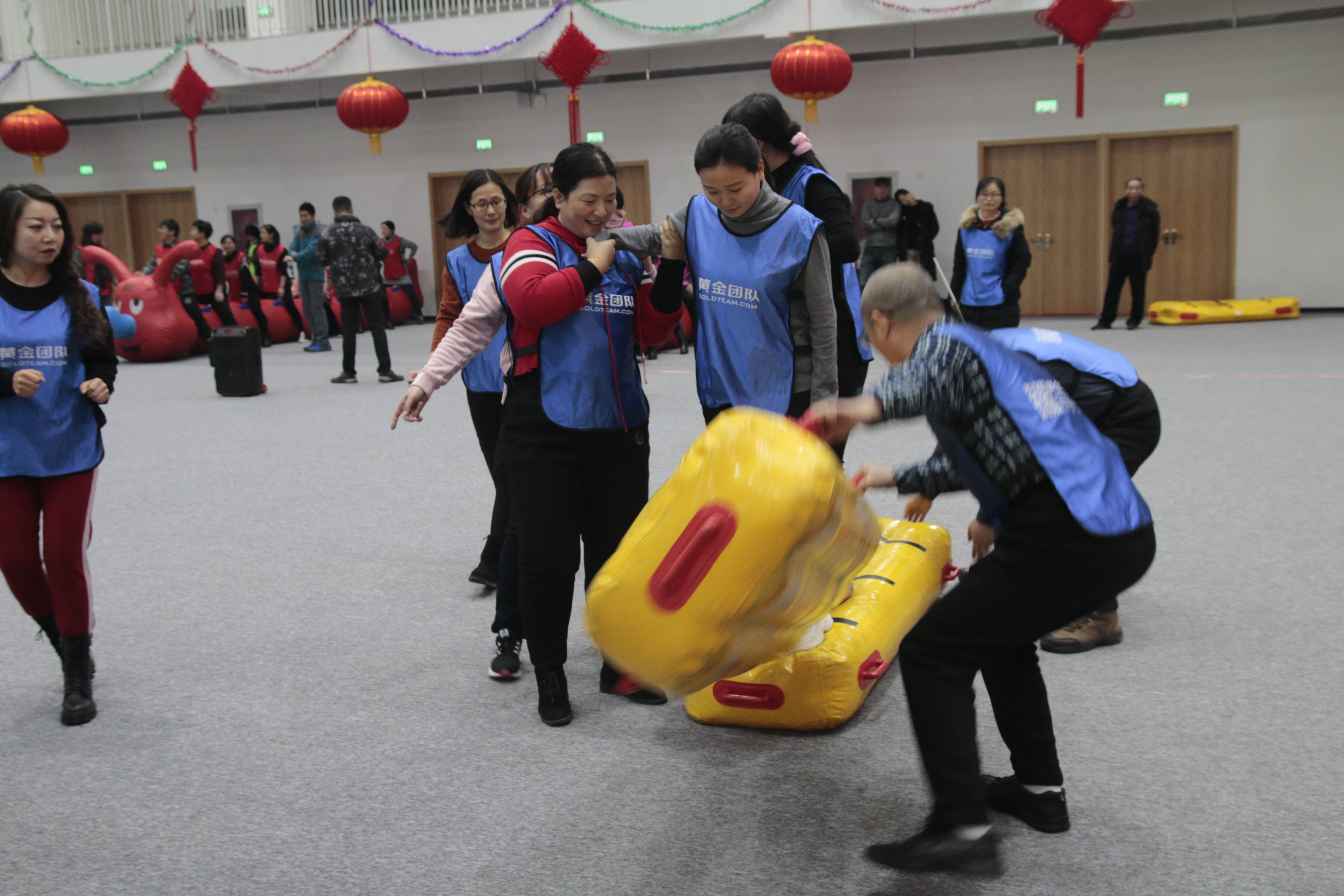 拓展团建活动之同舟共济_比赛_参赛_竹筏