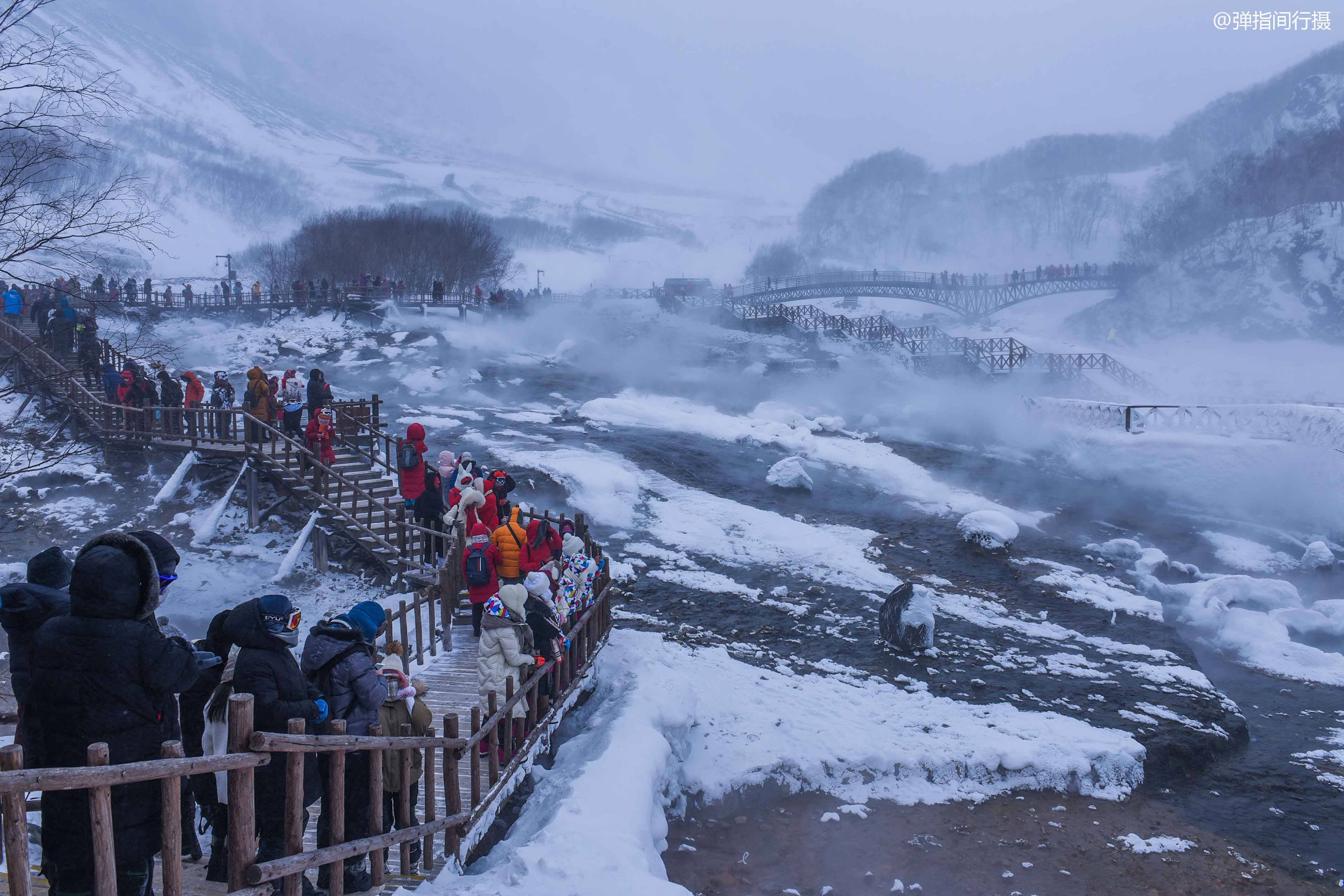 壮丽而惊艳的唯美天池,悠久而深厚的历史文化,在冬天里更是白雪覆盖