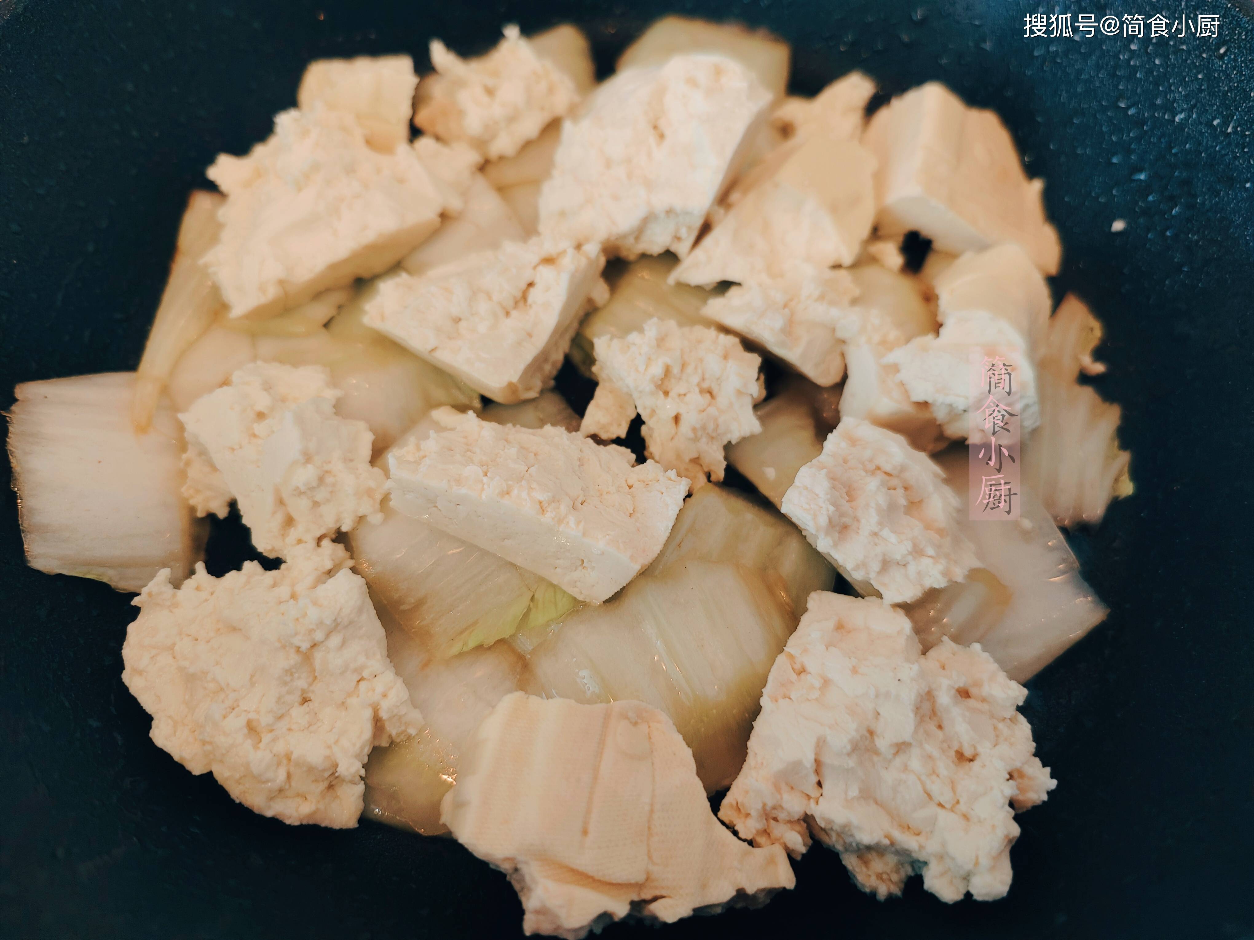 炖豆腐最好吃的做法视频 3005ebf6a10043008799e497f5164577.jpeg