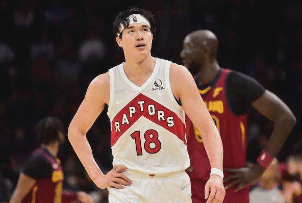 杨毅|狂轰26分13板！杨毅这次被打脸了 周鹏打NBA能有这数据吗？