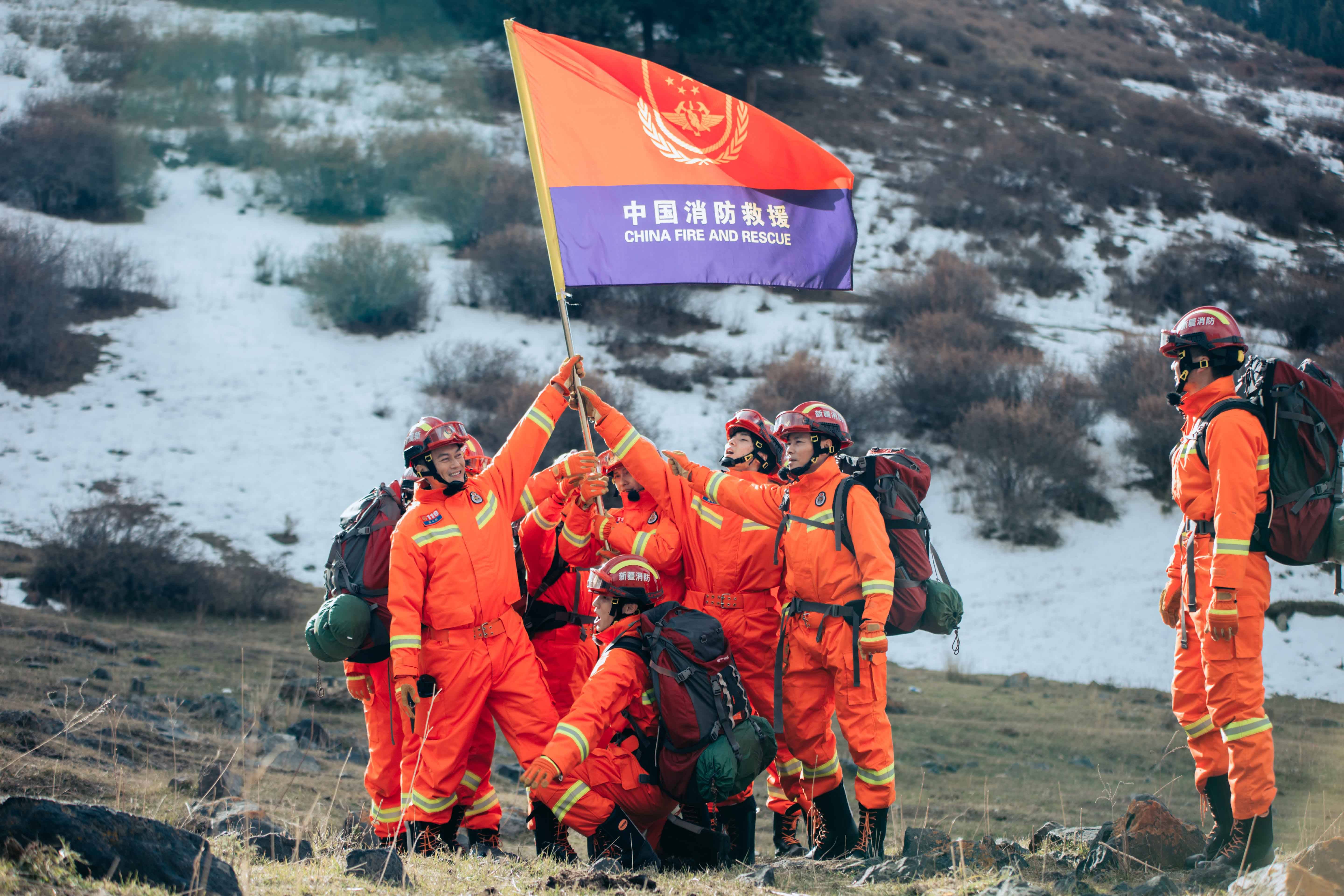 陈小春|《我们的滚烫人生》开启滚烫live秀 毕业典礼陈小春读信落泪