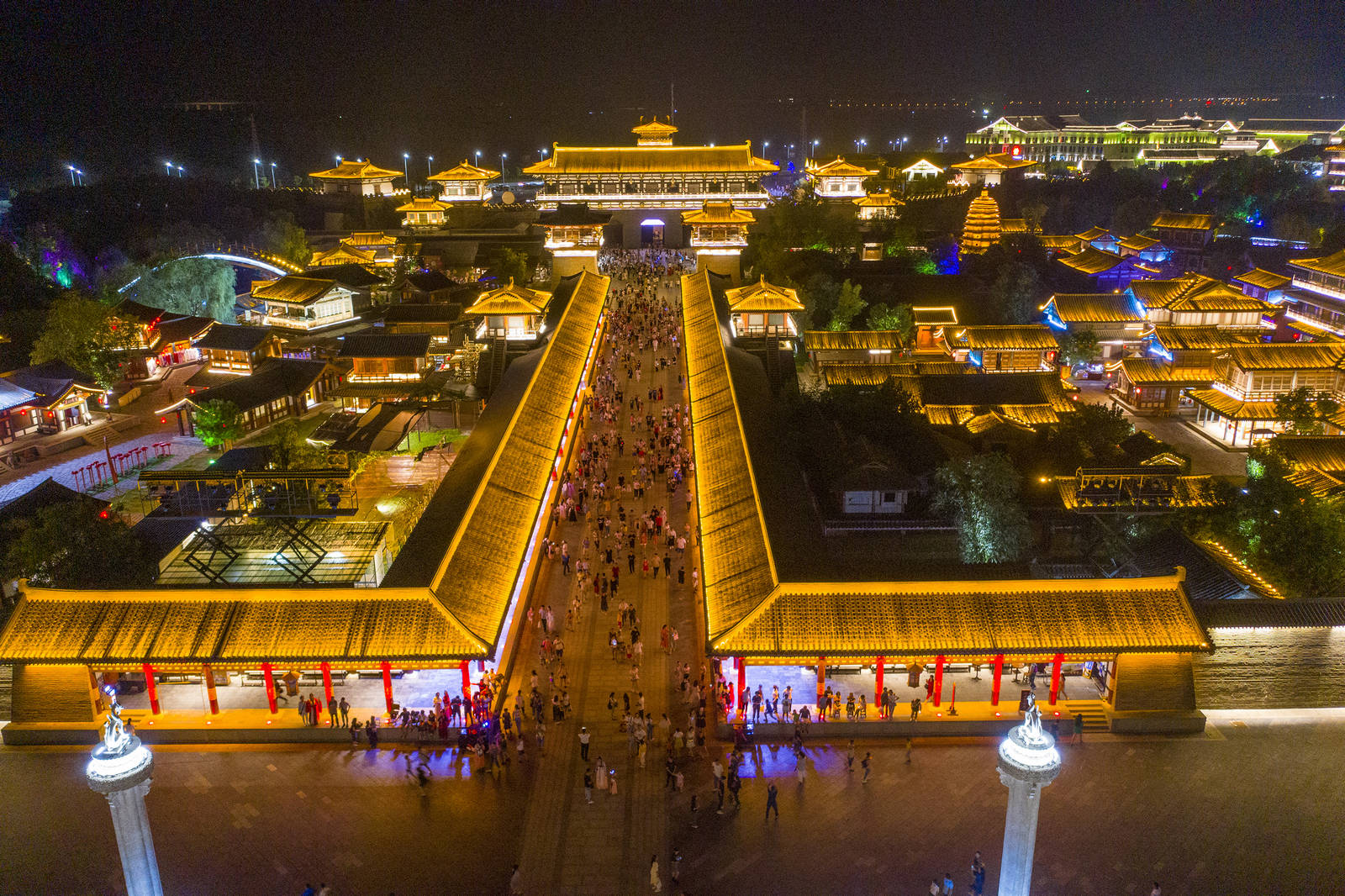 以榜样力量开启文旅新风尚襄阳盛世唐城景区入围2021文旅风尚榜