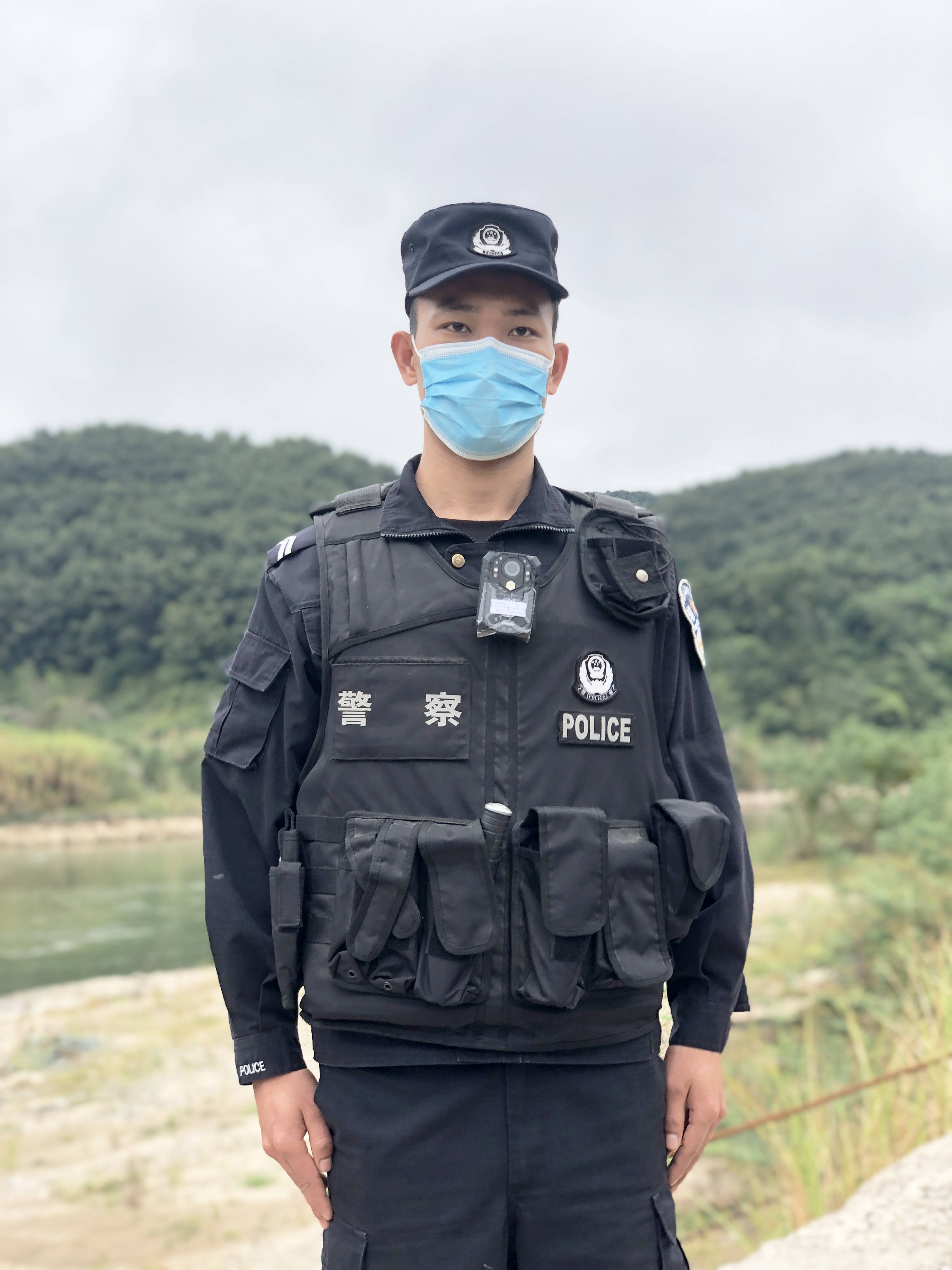 国家移民局警察新服装图片