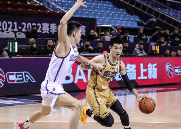 CBA|20分惨败！CBA网红队遭16连败 溃败夜霍楠却帮了李楠大忙