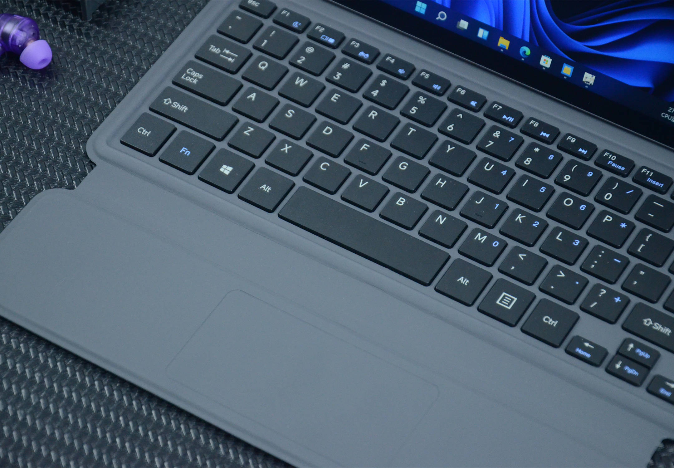 国产用心了！跑分超70万的二合一平板电脑：酷比魔方iWork GT随行本简评