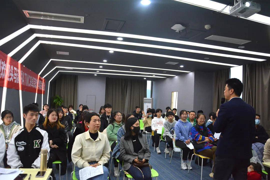 感受百年沉淀的头马演讲卓京人力争toastmaster