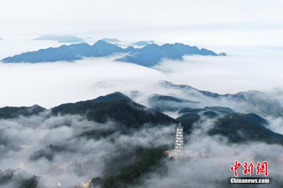 航拍江西明月山:雨后云雾缭绕 风光旖旎如水墨画_宜春_景区_宝塔