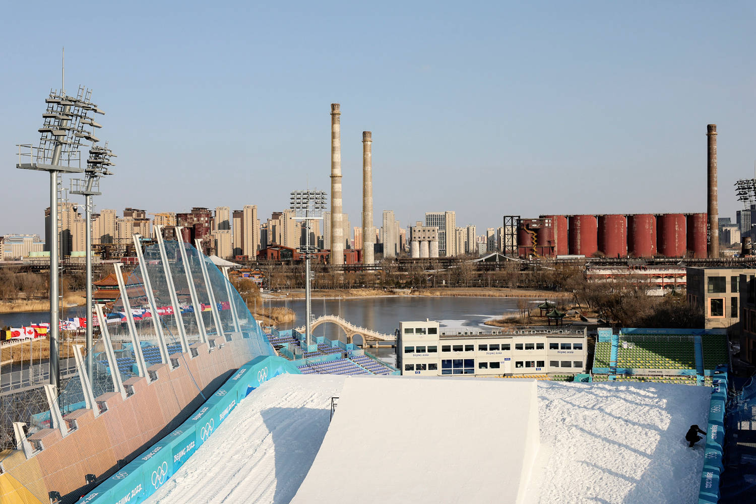 组图首钢工业园焕发新生机滑雪大跳台静待开赛