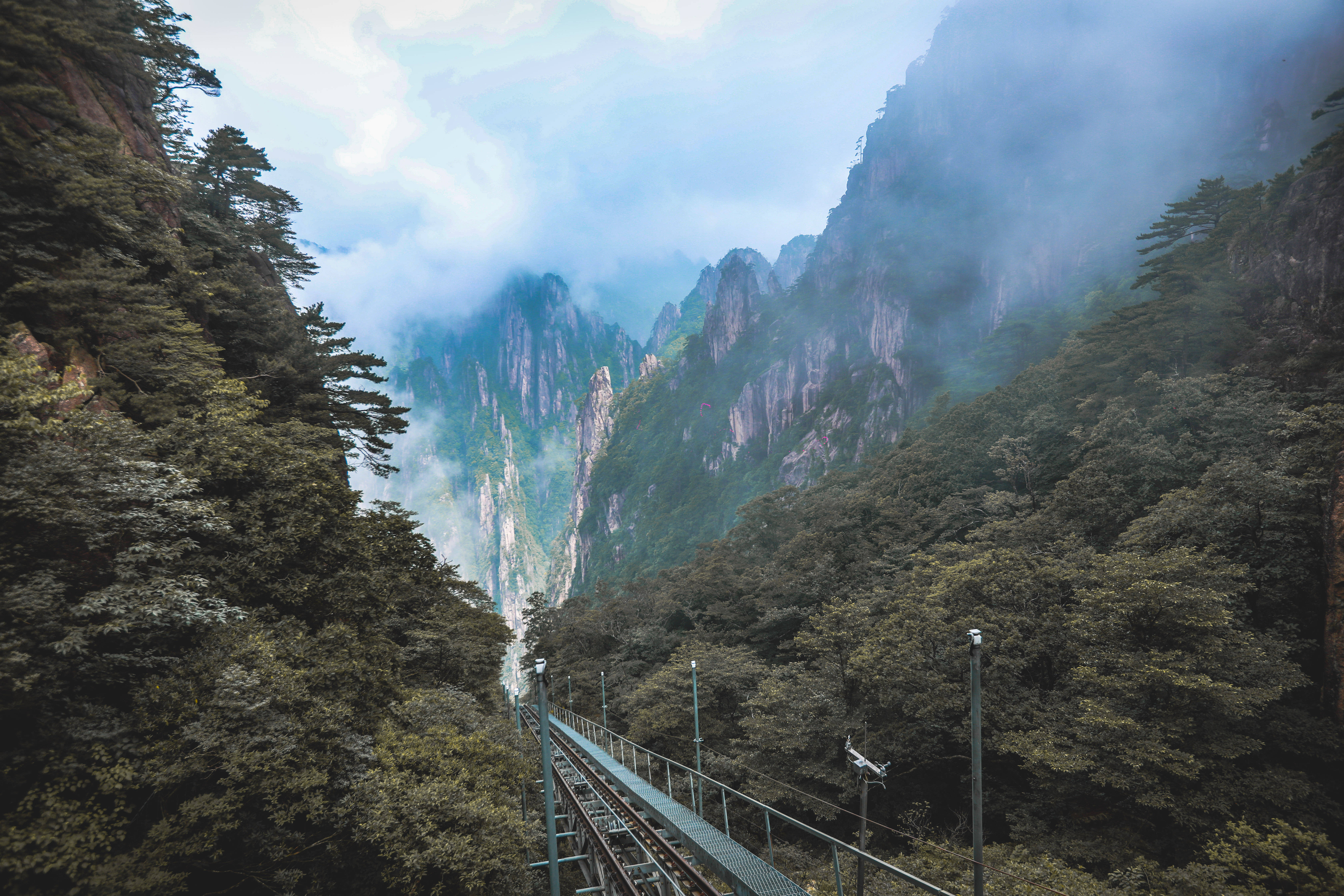 火车|10年后再来黄山，到山顶酒店做一日管家，体验黄山人一天的生活