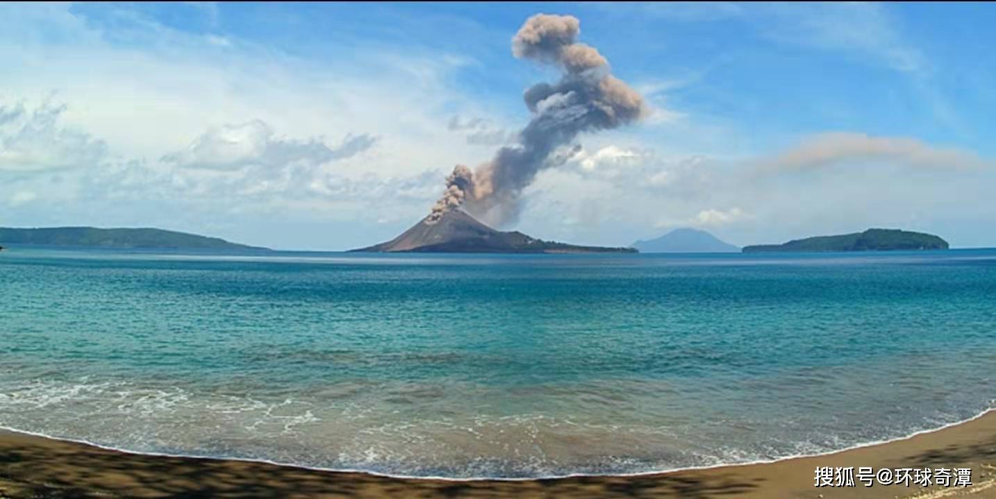 印度尼西亚喀拉喀托火山开始喷发