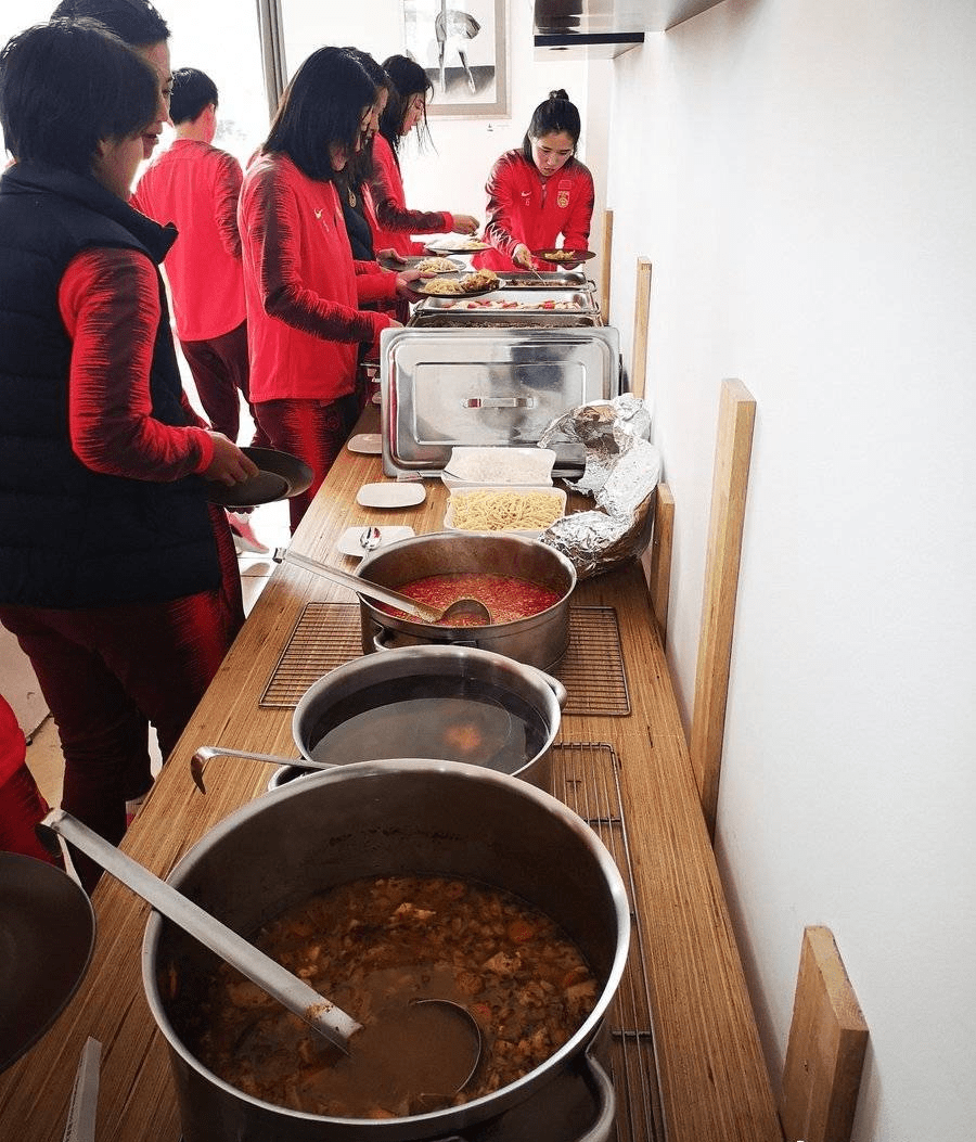 饮食|中国女足逆转夺冠，合理饮食是关键，网友：吃海参的比不上吃面的