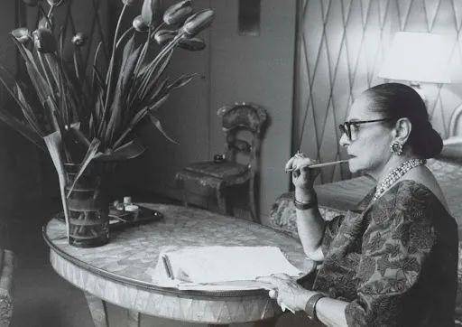 米粒白手起家成为美容王国女皇，66岁下嫁俄罗斯王子，搞事业的大女主也太爽了