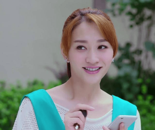 原创不老女神李小冉身材颜值似少女坚持运动成就了她