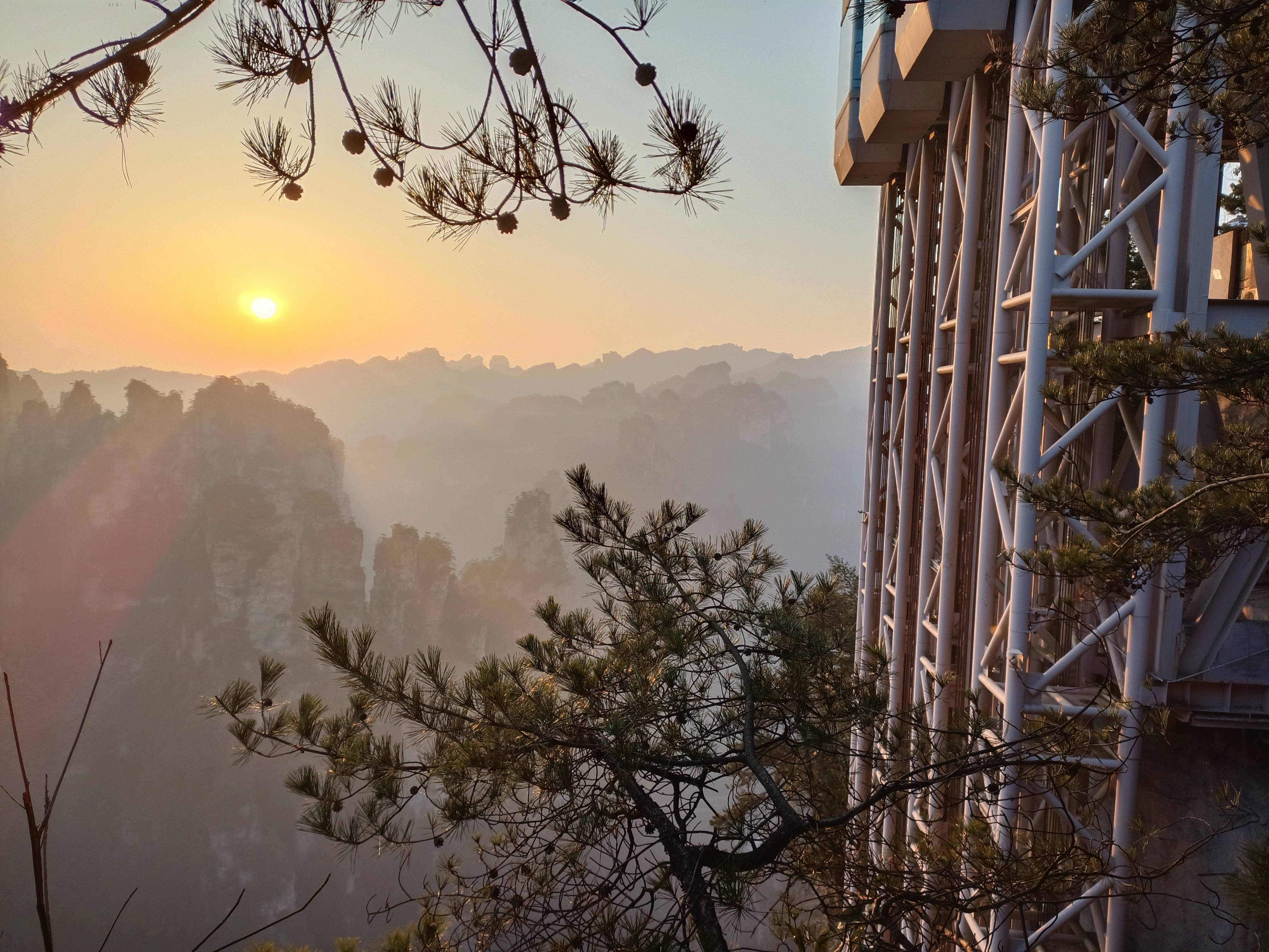 张家界百龙天梯日出胜景醉游人组图