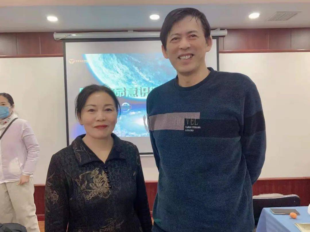 脑场生命意识健生法当时我们内心很感动又感恩,因为太晚了也想让王