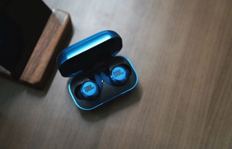 有哪些适合女生用的蓝牙耳机？38节值得买的高颜值蓝牙耳机