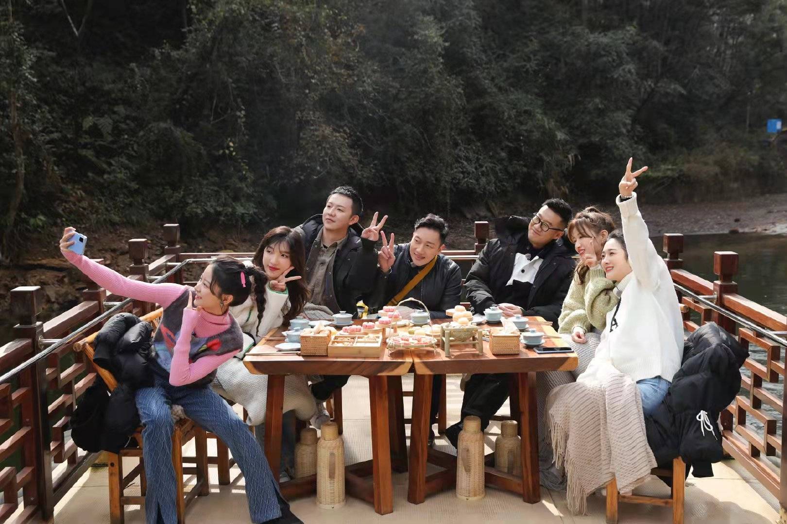 初恋|春日迟迟再出发莫非的故事，前夫是初恋，恋爱到离婚经历了9年