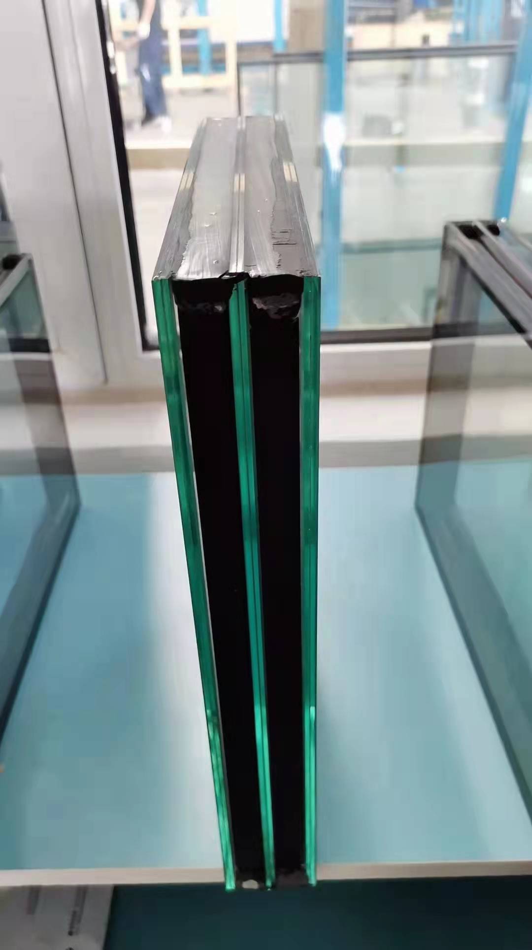 洛阳封阳台玻璃断桥铝门窗，关键是内部结构和玻璃看图对比