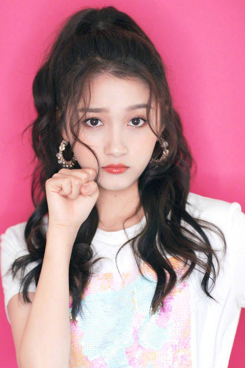 演员关晓彤靓丽照片合集