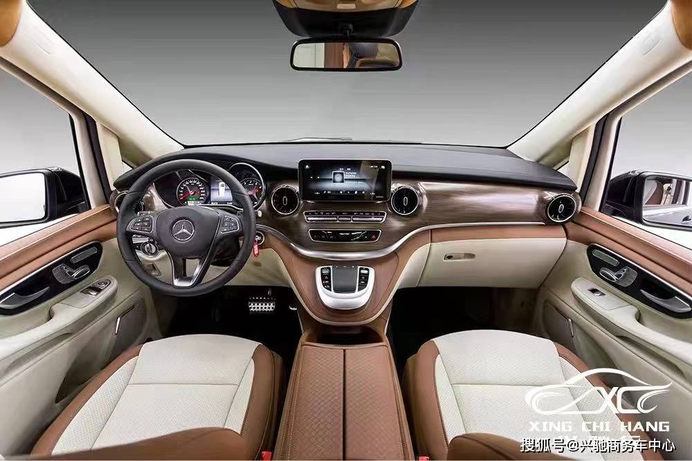 奔驰v260全新内饰