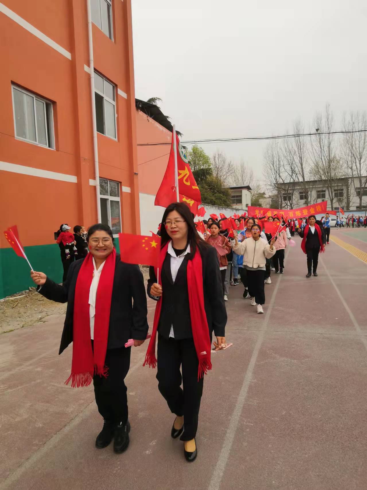 拼搏中考无悔青春一一邓州市元庄一初中举行2022年中考百日冲刺誓师