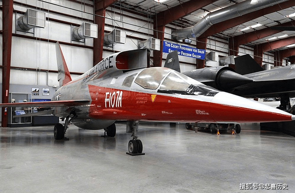 原创f107终极佩刀战斗机