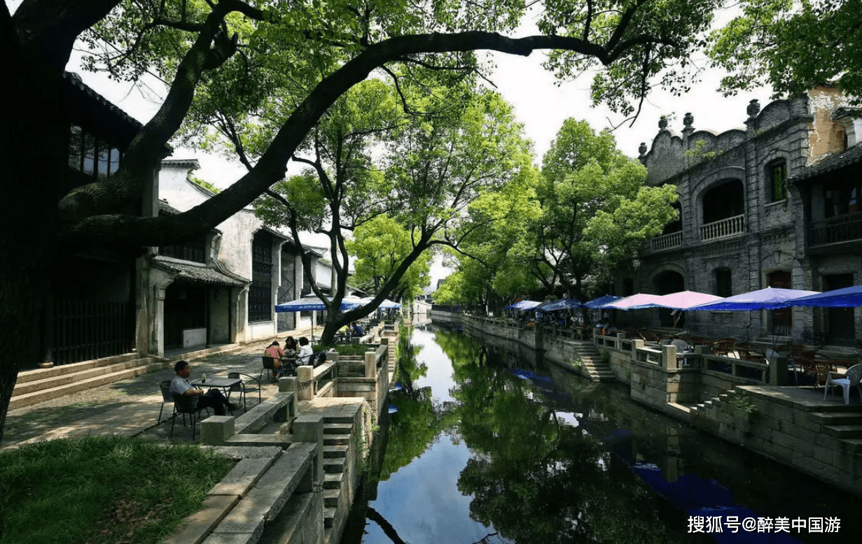  游览惠山古镇，拥有众多的风景名胜景点，攻略随解