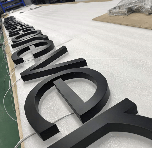 发光字门头怎么选材