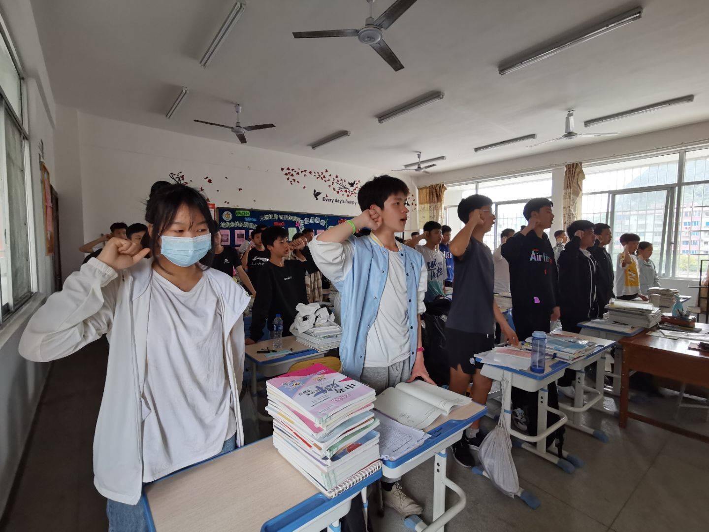 冲刺百日圆梦中考桂林市火炬中学2022年中考百日誓师大会