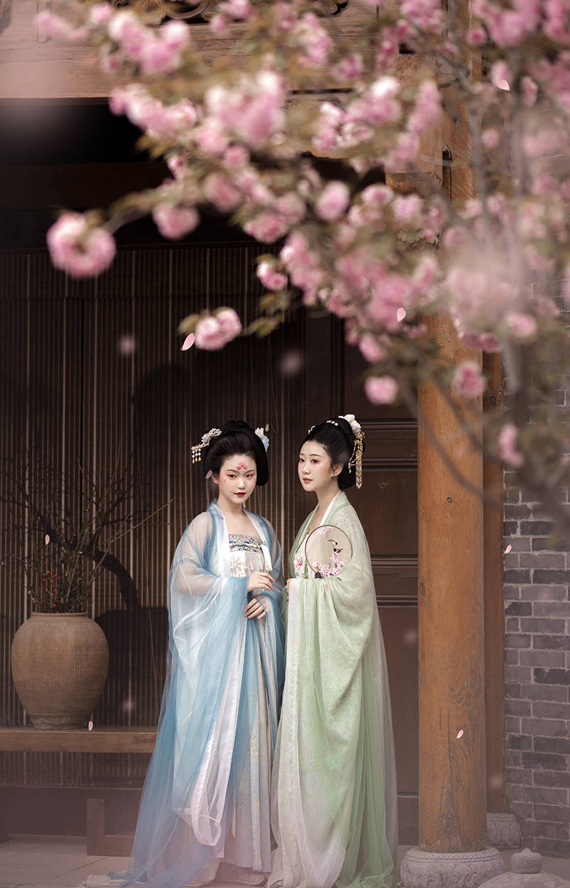 汉服游园赏花品茶白鹿原影视城邀你踏青共佳期