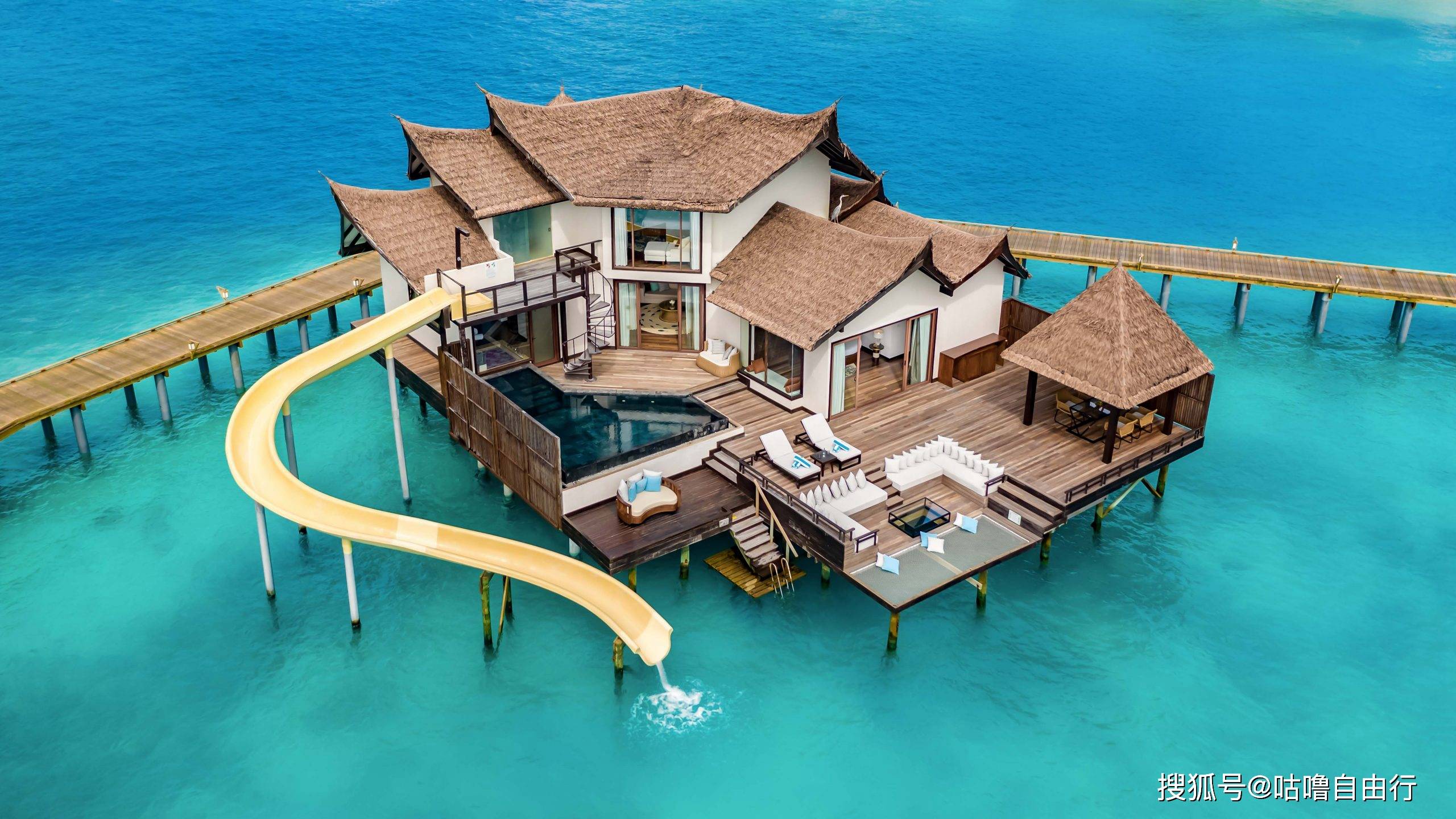 private ocean reserve with slide带滑梯-双卧室海洋泳池水上别墅