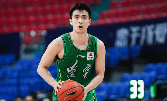 原创辽宁男篮传喜讯赵继伟当选最佳防守球员冲击联赛mvp添底气