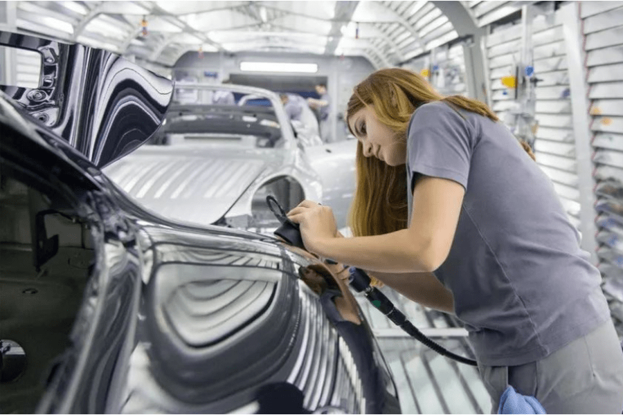 还我方向盘 新车发布会遭车主集体维权 豪车也骗有钱人 保时捷发布会直播遭车主维权 芯片 汽车