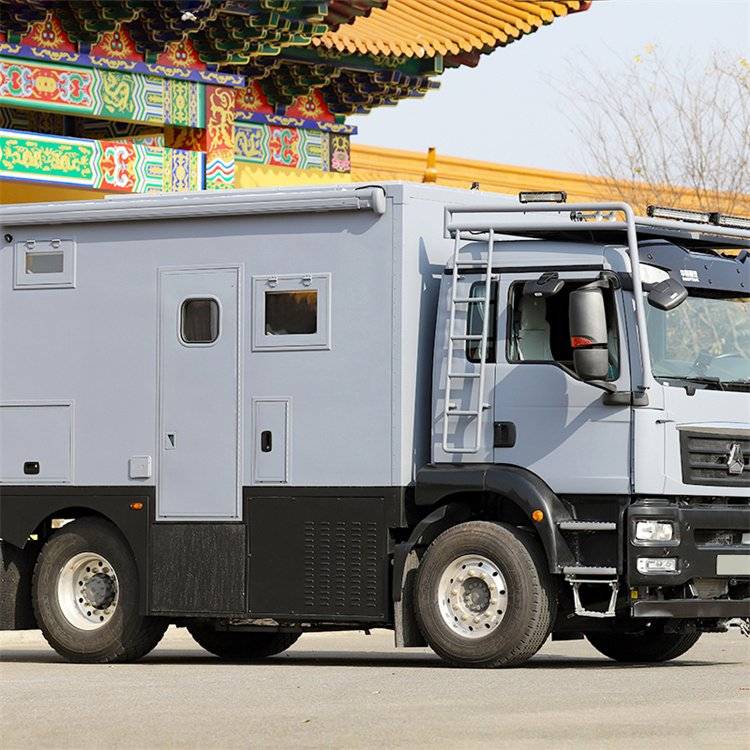 首发中国重汽汕德卡越野房车空间大动力强蓝牌c照即可驾驶