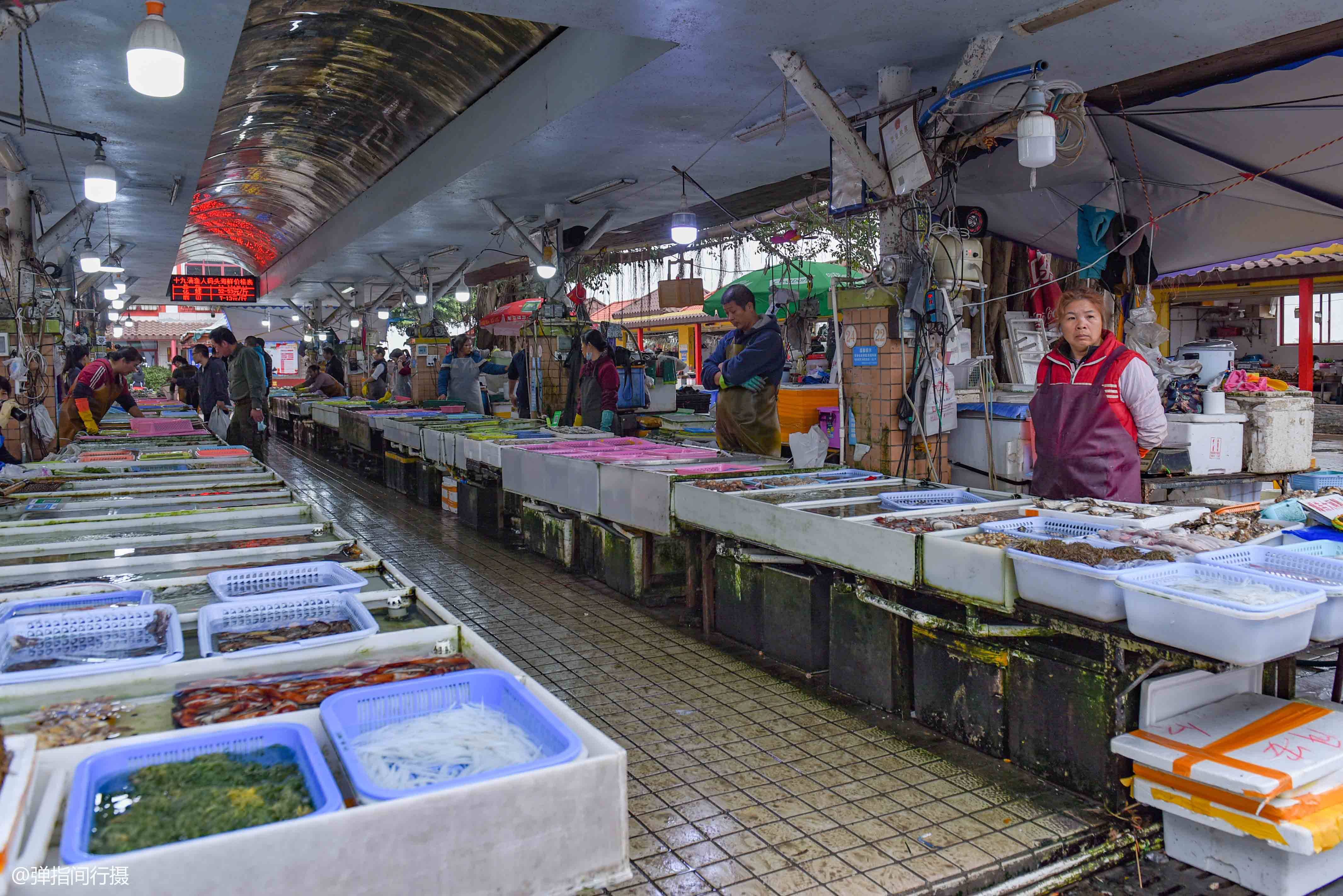 广州南沙有个非正式景点,因美食而走红,盛产海鲜和香蕉