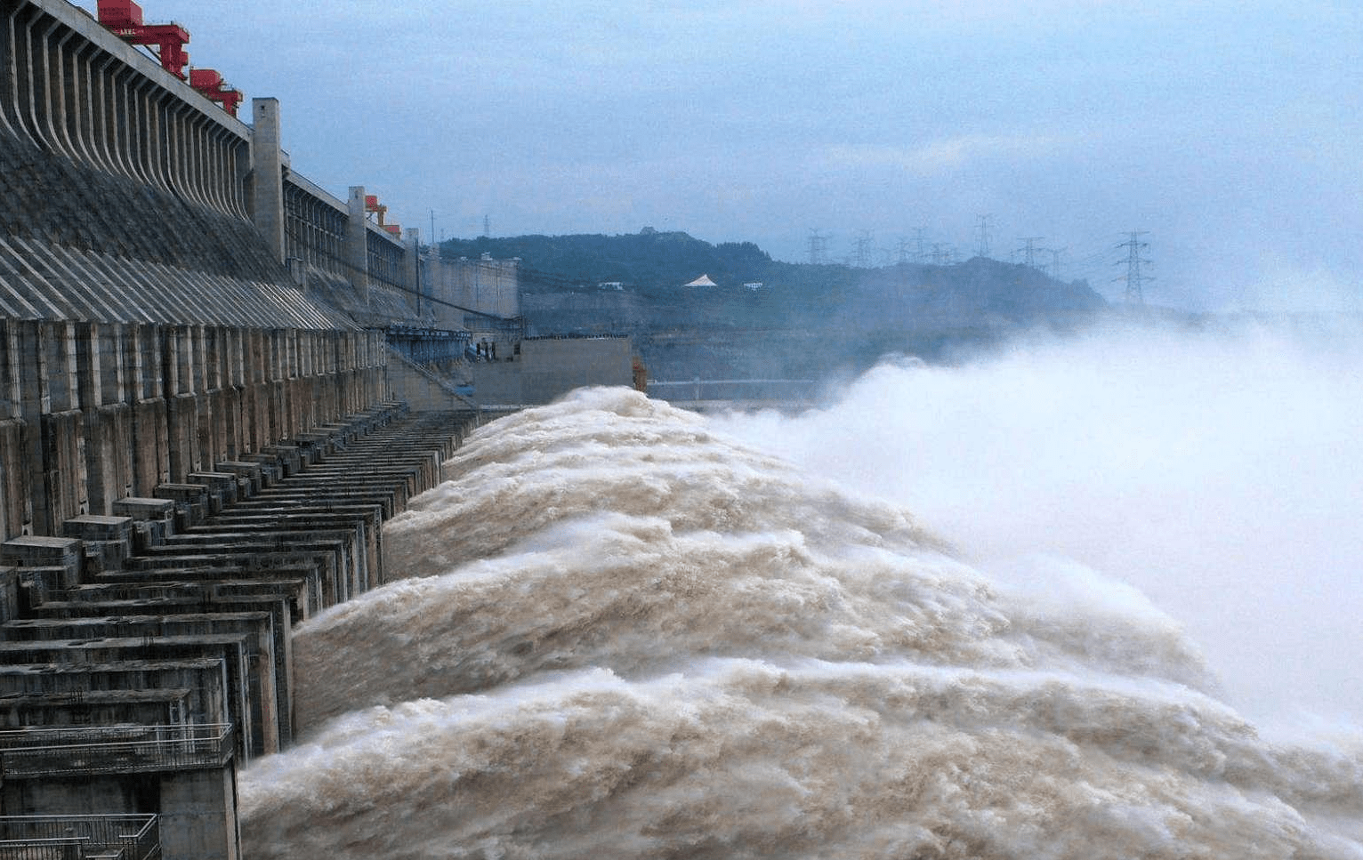 原创中国三峡大坝装机容量世界第一为何发电量还不如伊泰普水电站