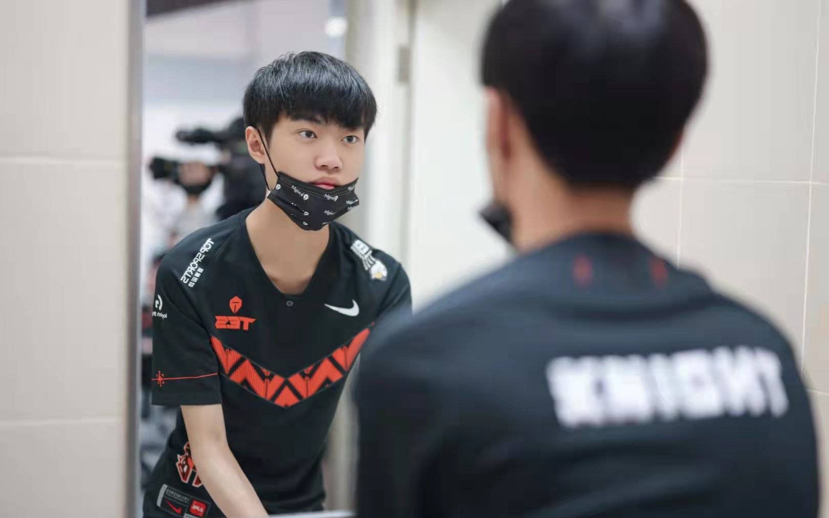 原创tes经理才是最纯的那个lpl选手故事时间点knight发生了这些事