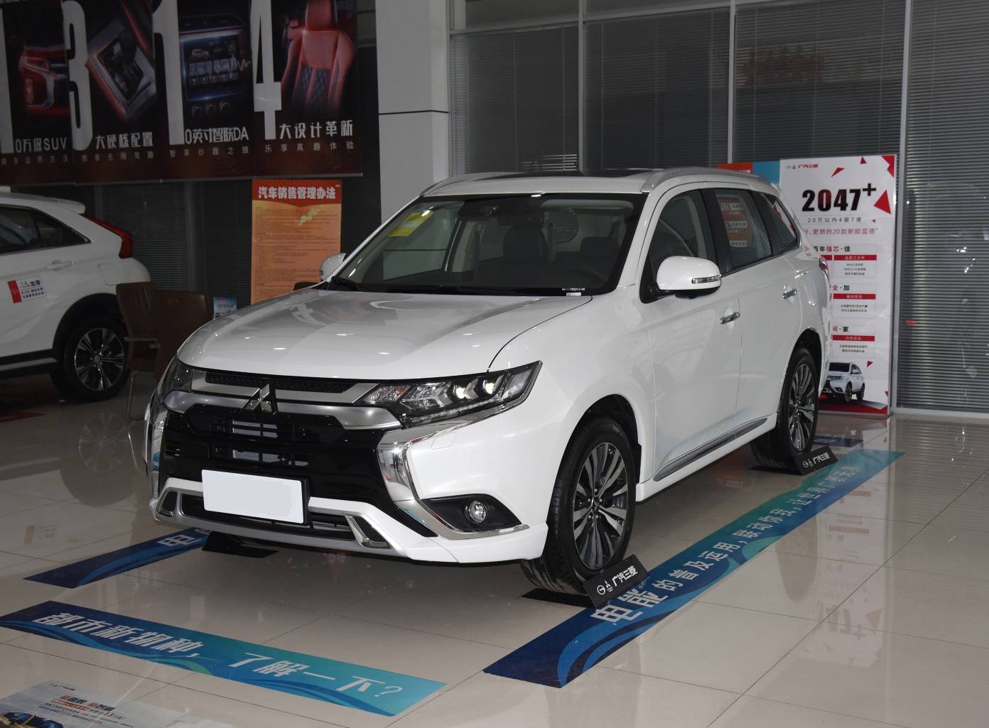 顶配版三菱欧蓝德值不值22万性价比怎么样看完你就懂了