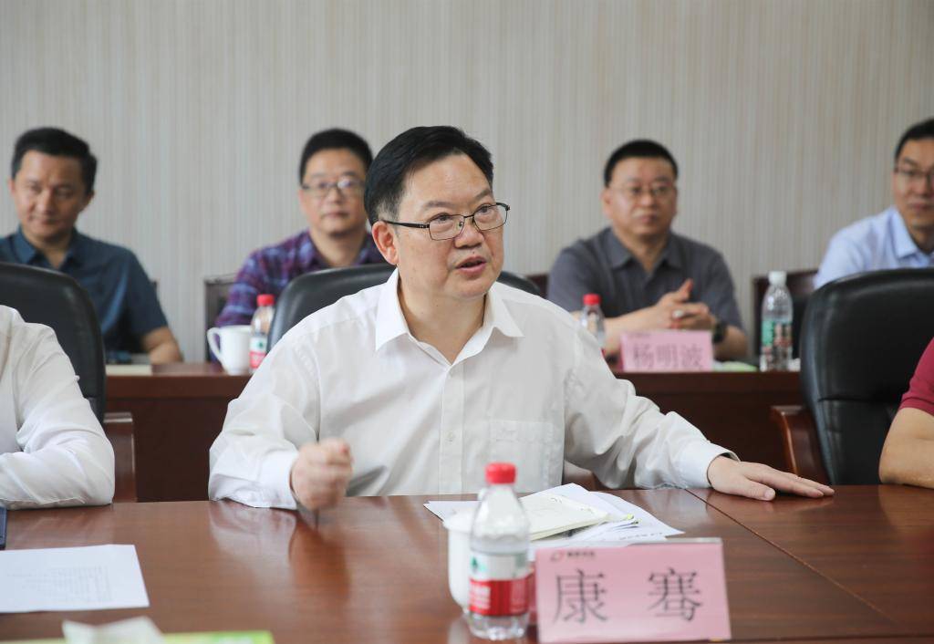 重庆理工大学康骞书记带队调研走访重庆嘉陵特种装备有限公司