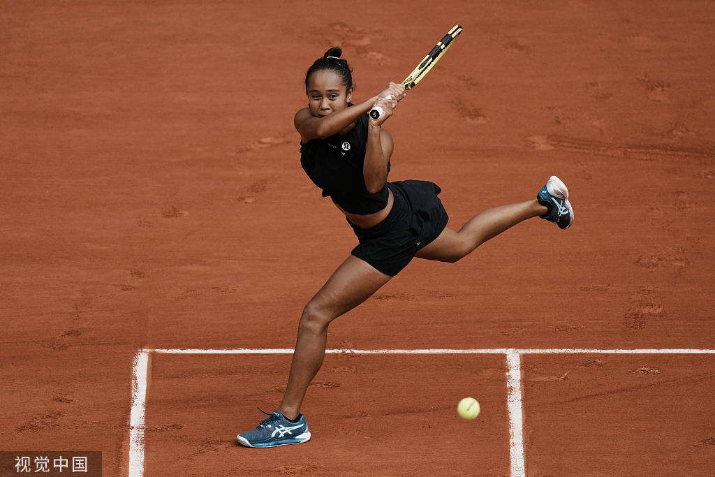 法网-费尔南德斯2-1阿尼西莫娃 生涯首进赛事8强_皇马1-0利物浦 第14