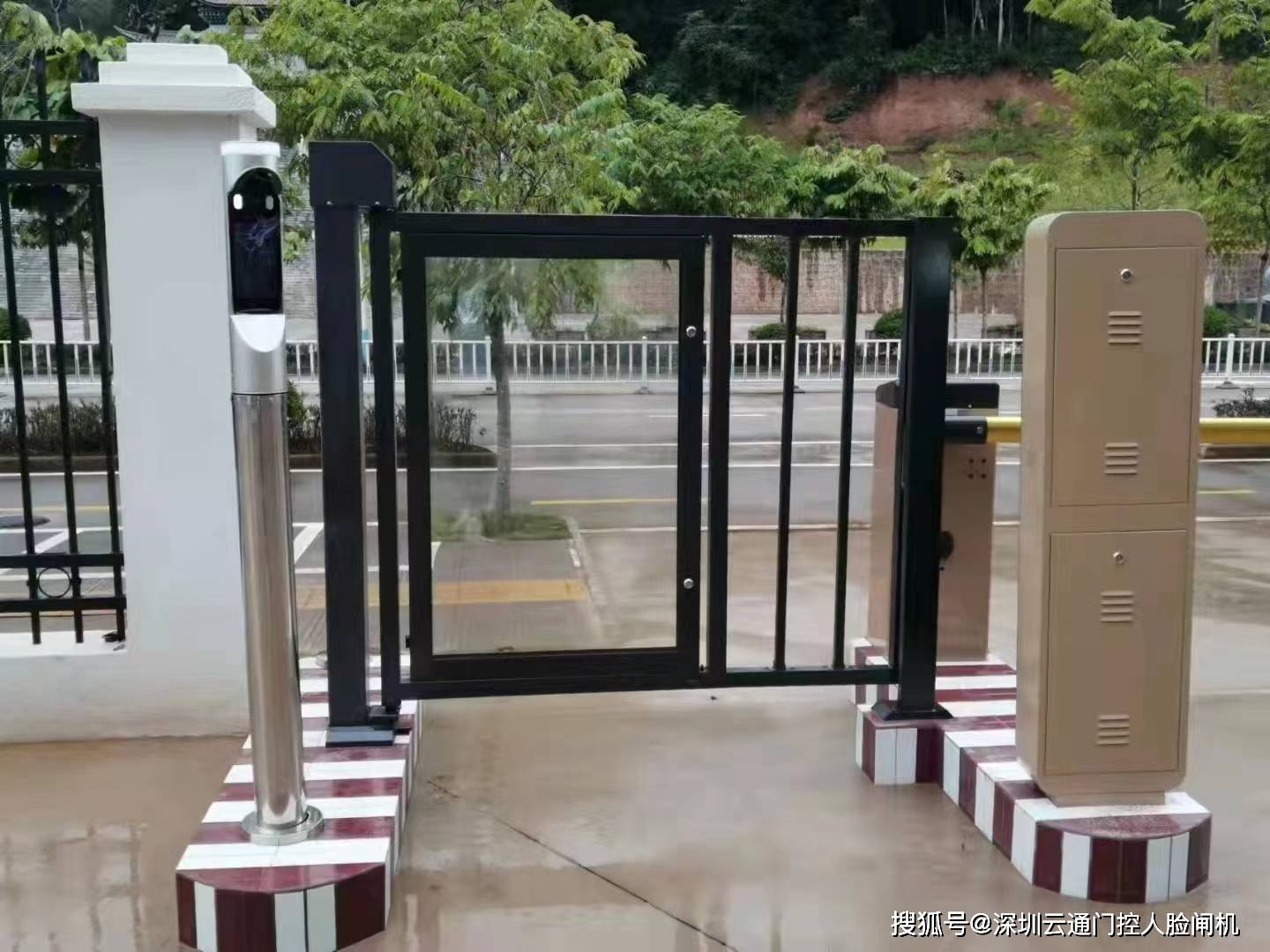 小区广告门,小区栅栏广告门,小区广告道闸门可上门安装省,市城市有