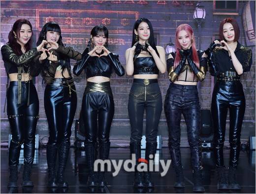 secretnumber举行第四张单曲doomchita发布会