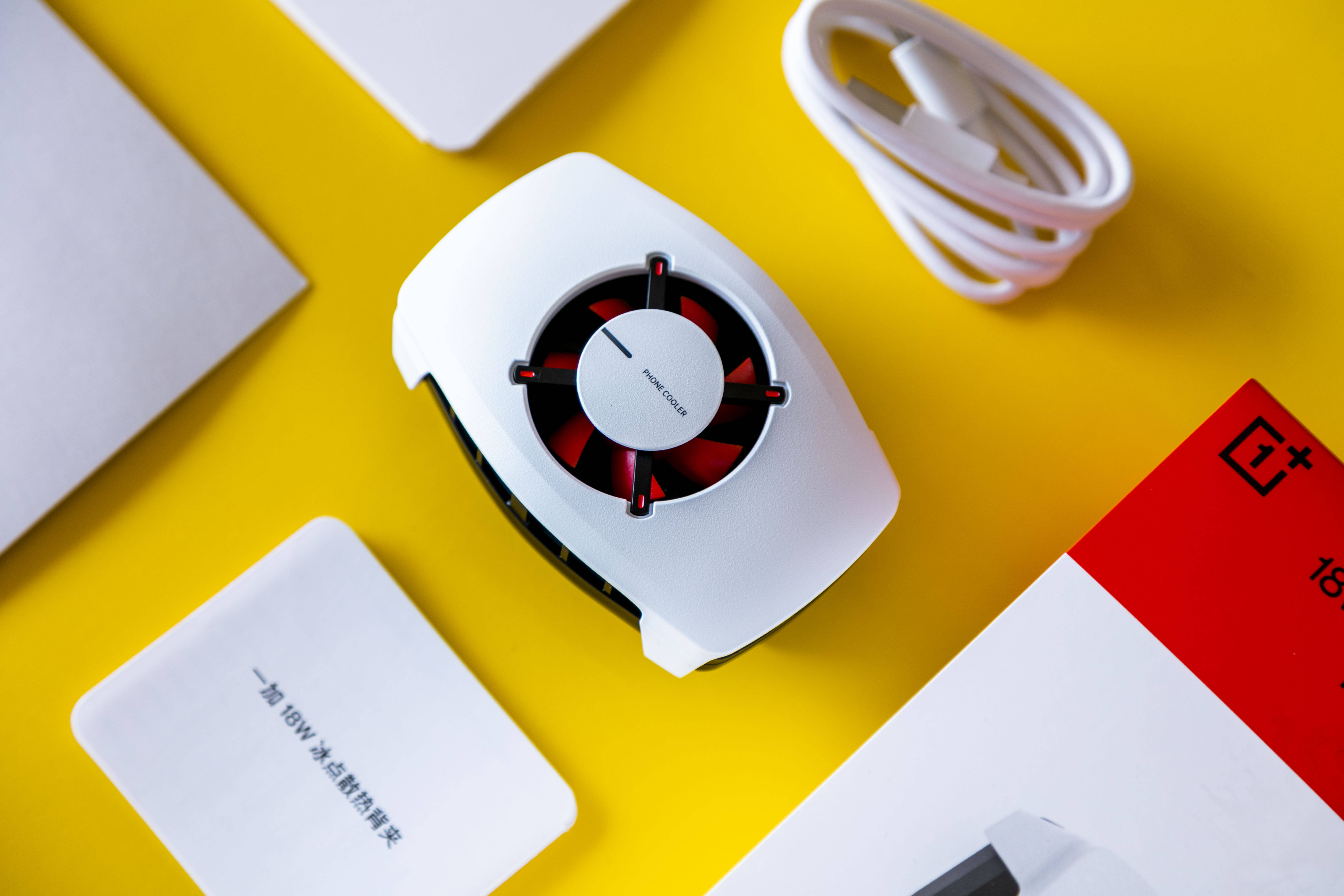 夏日手机降温神器一加18w冰点散热背夹