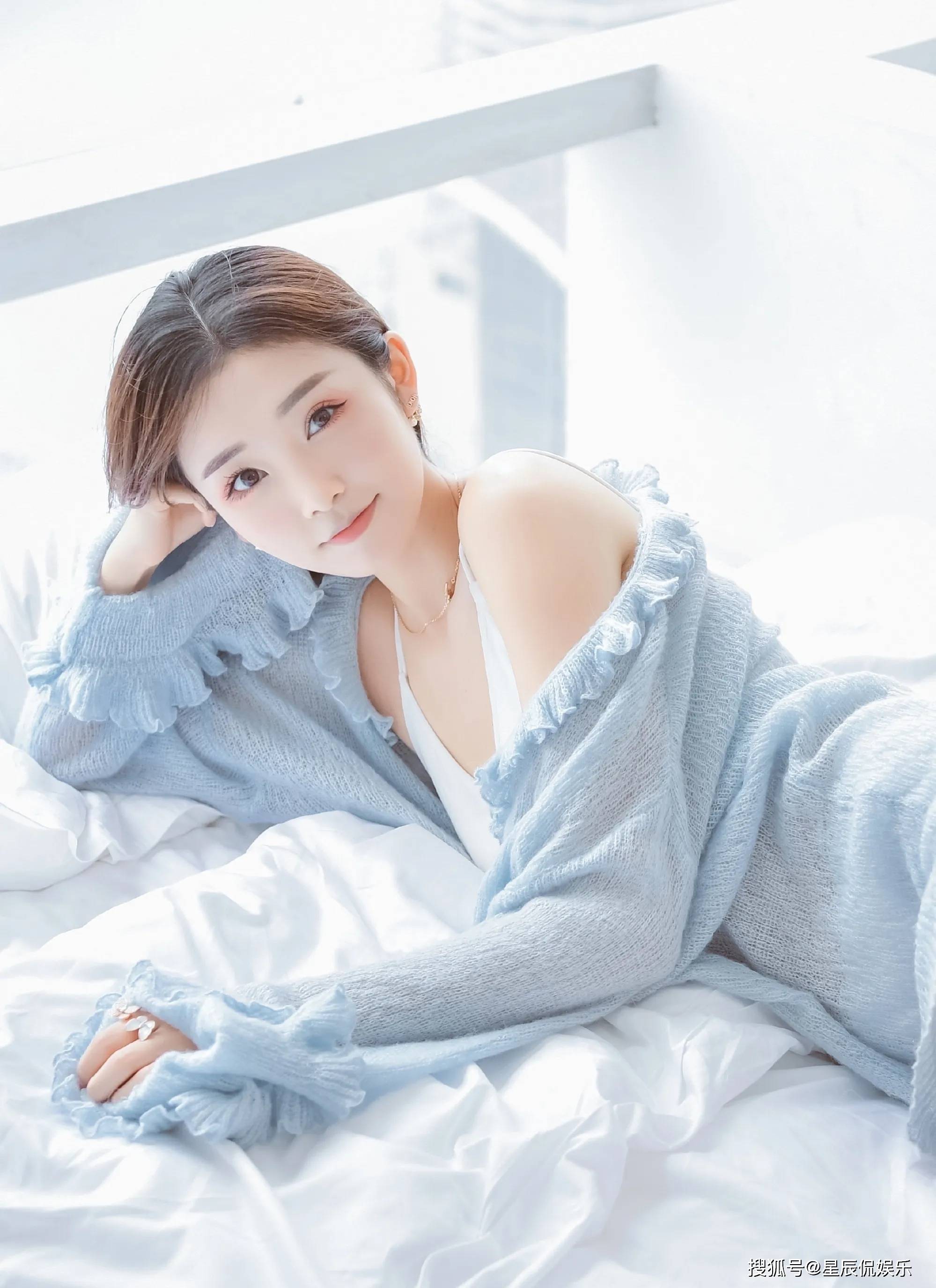 甜美车模女神——李凉凉1/9星辰侃娱乐2022-06-16