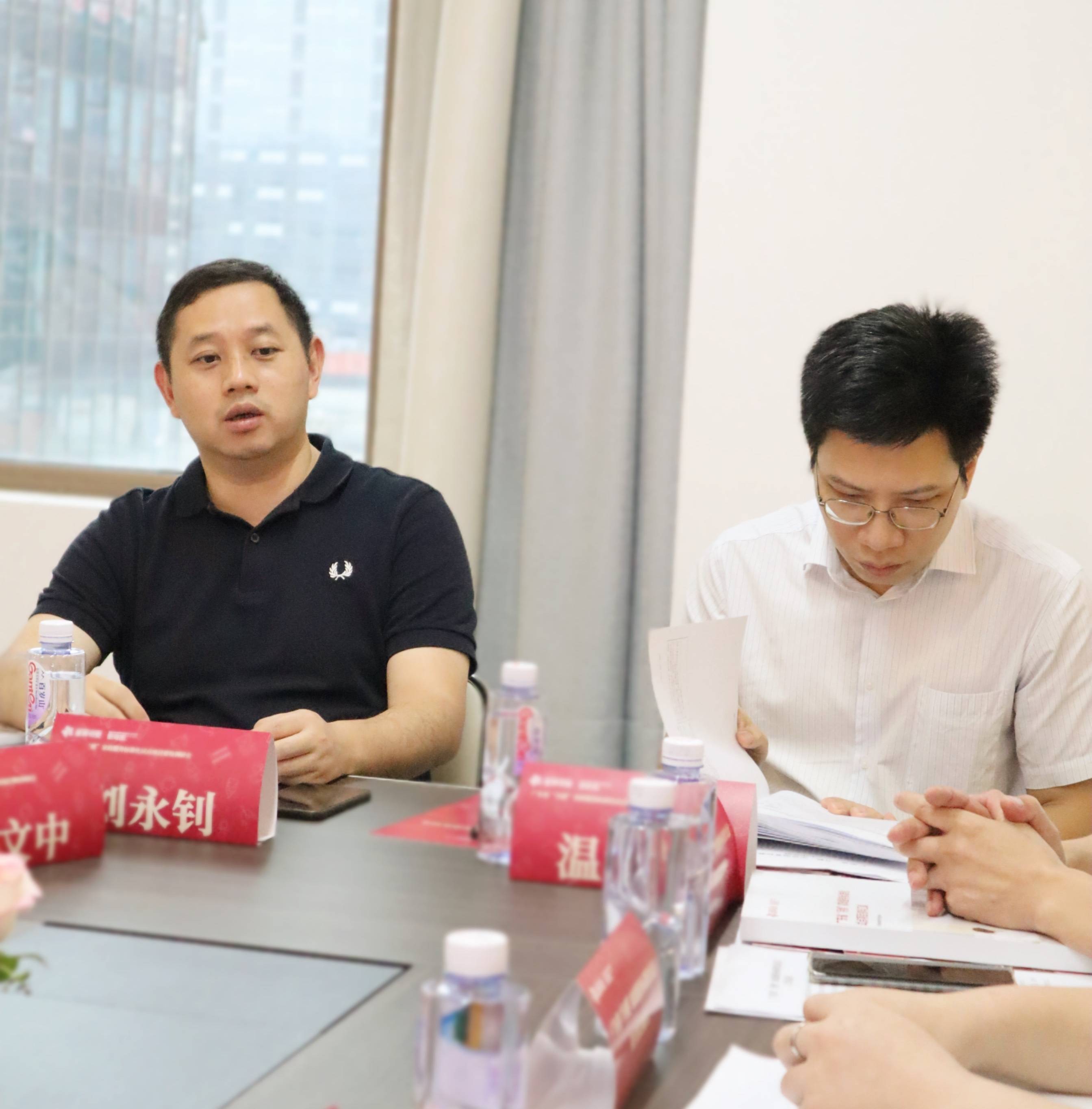 省市场监管局标准化处刘永钊副处长,龙湖区政府副区长温戈章,汕头市